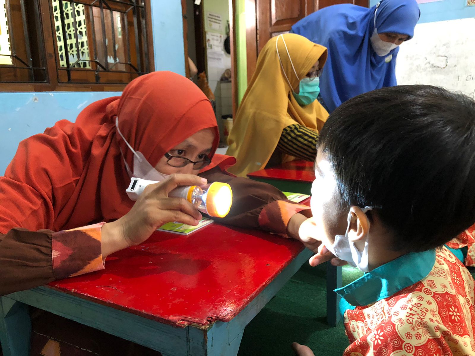 Prodi Kedokteran FK UNS terlibat dalam “Kegiatan Pemeriksaan Kesehatan Siswa PAUD Islam Terpadu Nur Hidayah, Surakarta”