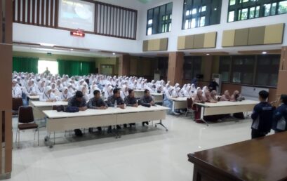 Kunjungan SMA AL IZZAH BATU JAWA TIMUR