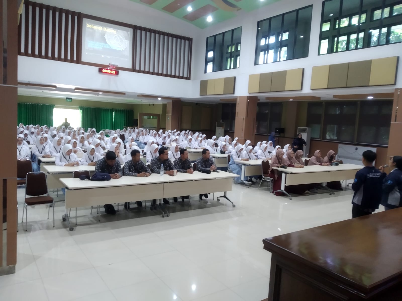 Kunjungan SMA AL IZZAH BATU JAWA TIMUR