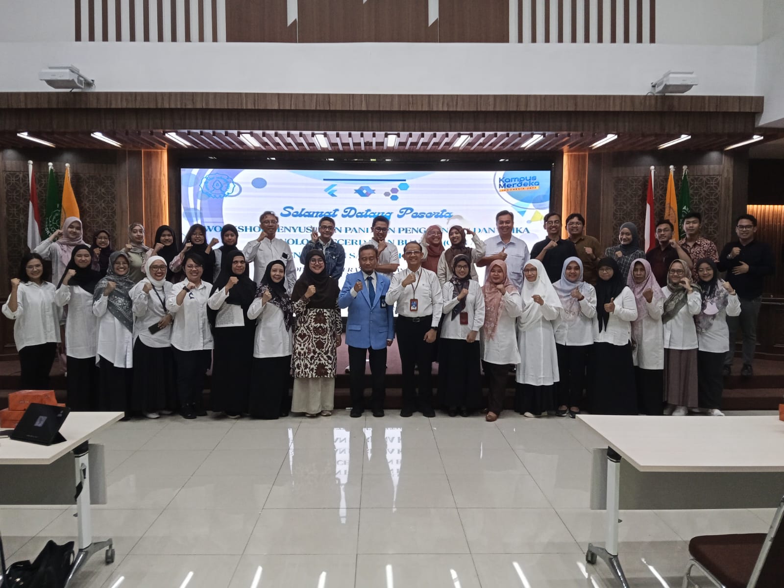 Workshop Workshop Penyusunan panduan penggunaan dan Etika Teknologi Kecerdasan Buatan (GenAi) di pendidikan Sarjana KedokteranWorkshop Workshop Workshop Penyusunan panduan penggunaan dan Etika Teknologi Kecerdasan Buatan (GenAi) di pendidikan Sarjana KedokteranWorkshop