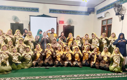 Tim Akademisi FK UNS Dorong Edukasi Holistik dalam Penanganan Nyeri Lutut pada Pasien Rheumatoid Arthritis