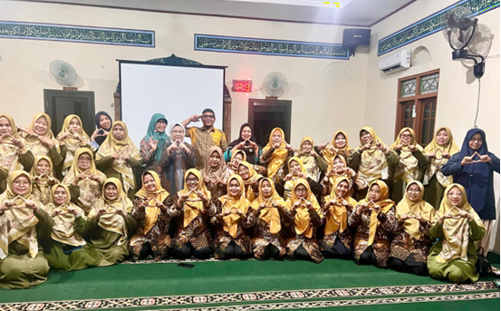 Tim Akademisi FK UNS Dorong Edukasi Holistik dalam Penanganan Nyeri Lutut pada Pasien Rheumatoid Arthritis Tim Akademisi FK UNS Dorong Edukasi Holistik dalam Penanganan Nyeri Lutut pada Pasien Rheumatoid Arthritis